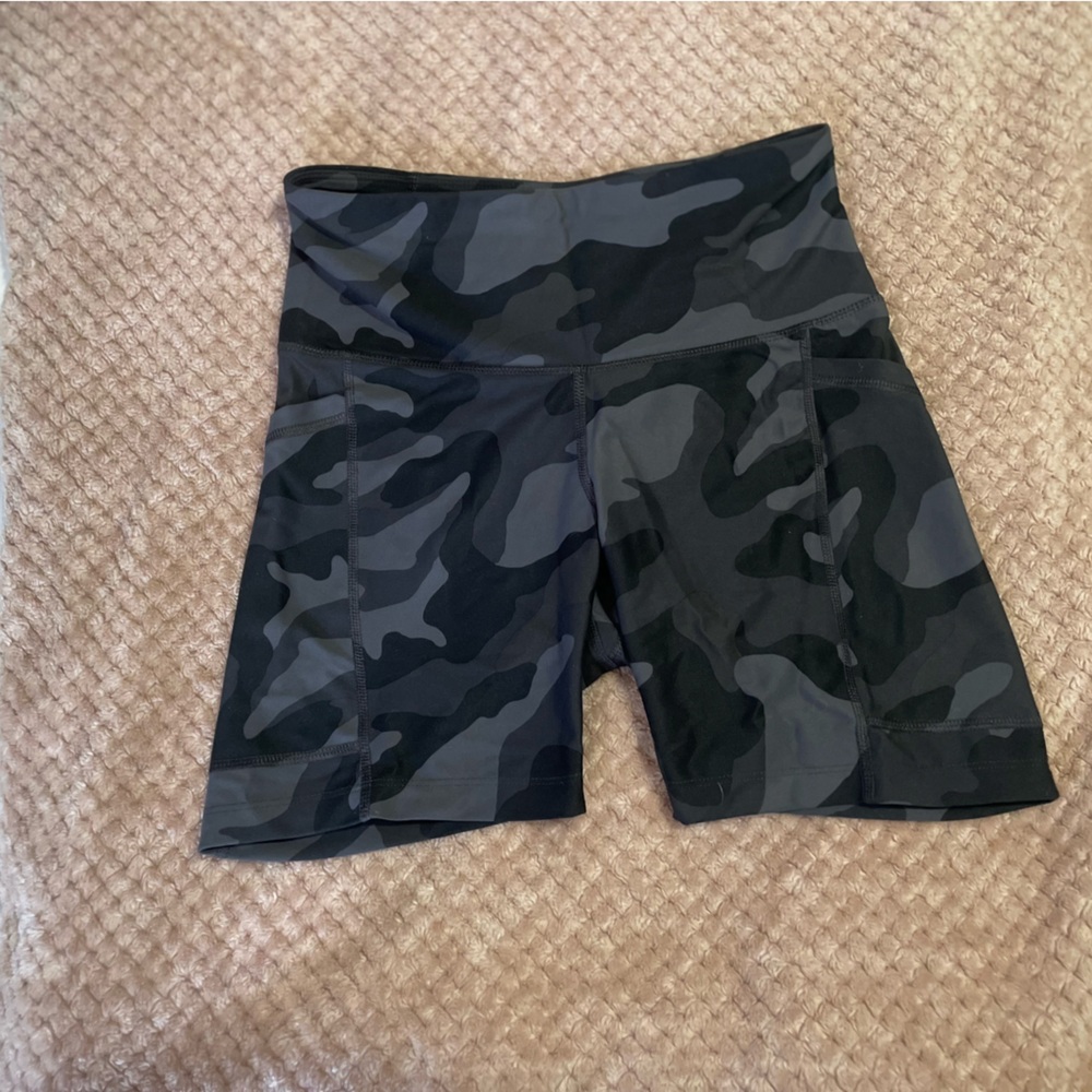Old navy bike shorts, high waist, 6"